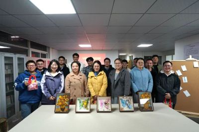 2026年1月16日下午，在葛店分公司新职工书屋举行了一场别开生面的“与你同行  辞旧迎新”青年联谊活动